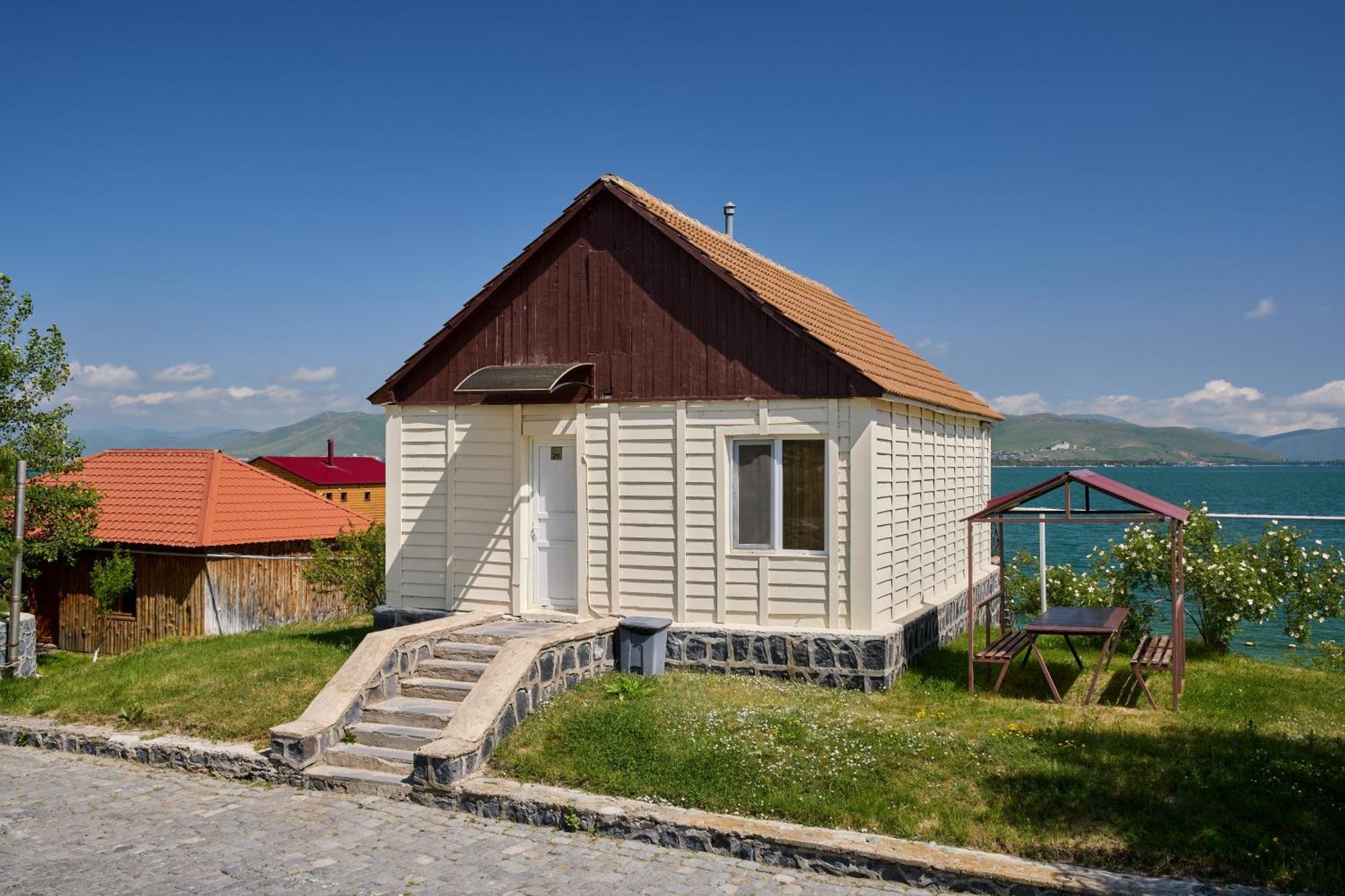 Noy Land Resort Sevan Exterior photo